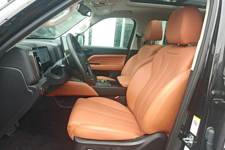 Used Haval H9 2024 2.0T Gasoline All-Wheel-Drive Extreme Edition Left Front Seat