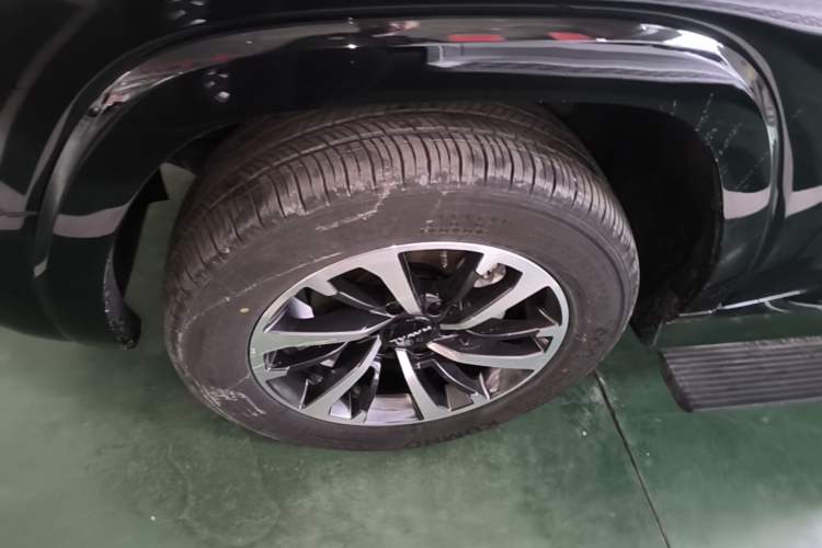Used Haval H9 2024 2.0T Gasoline All-Wheel-Drive Extreme Edition Left Front Wheel Hub