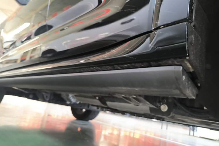 Used Haval H9 2024 2.0T Gasoline All-Wheel-Drive Extreme Edition Left Side Sill