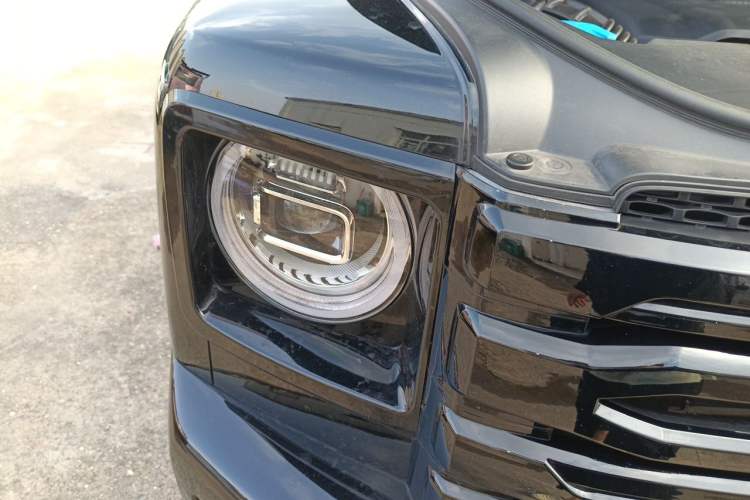 Used Haval H9 2024 2.0T Gasoline All-Wheel-Drive Extreme Edition Right Front Headlight