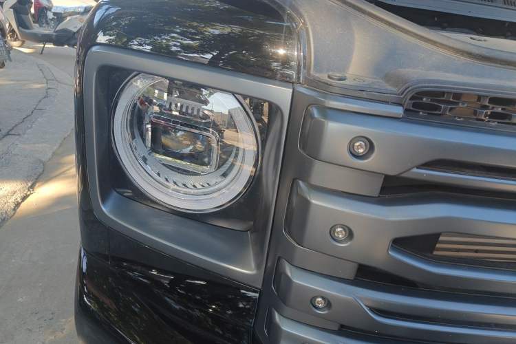 Used Haval H9 2024 2.0T Gasoline 4x4 Territory Edition Right Front Headlight