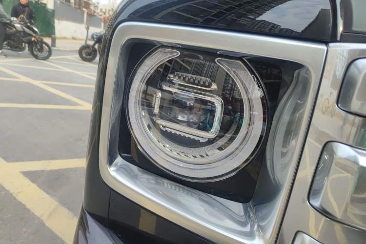 Used Haval H9 2024 2.0T Gasoline All-Wheel-Drive Extreme Edition Right Front Headlight