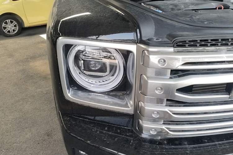 Used Haval H9 2024 2.0T Gasoline All-Wheel-Drive Extreme Edition Right Front Headlight