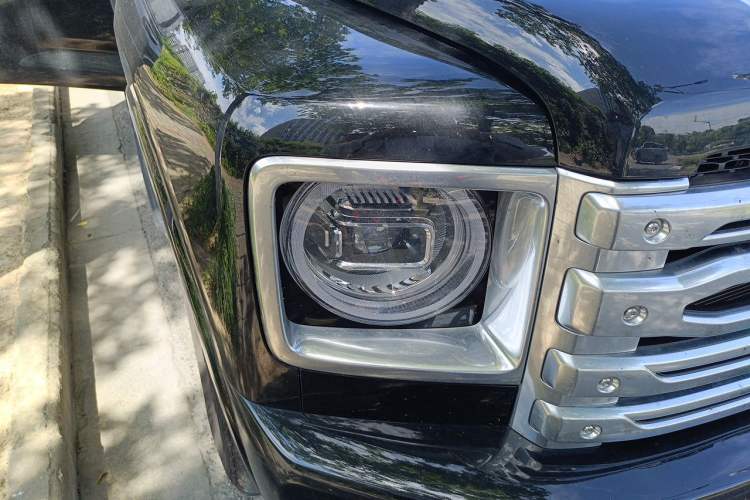 Used Haval H9 2024 2.0T Gasoline Four-Wheel Drive Explore Edition Right Front Headlight