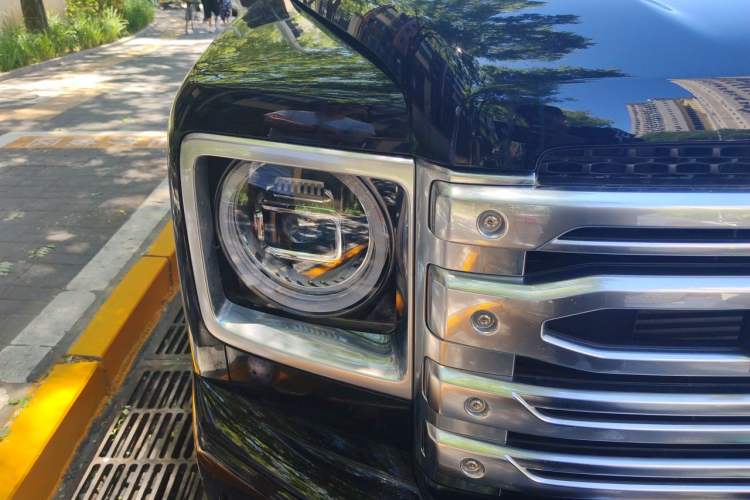Used Haval H9 2024 2.0T Gasoline All-Wheel-Drive Extreme Edition Right Front Headlight