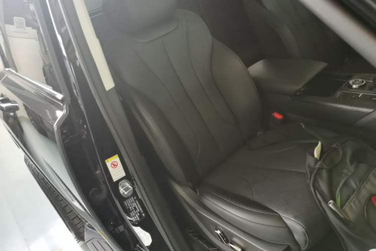 Used Haval H9 2024 2.0T Gasoline 4x4 Territory Edition Right Front Seat