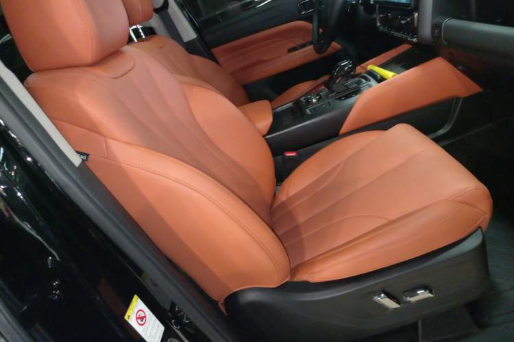 Used Haval H9 2024 2.4T Diesel 4x4 Territory Edition Right Front Seat