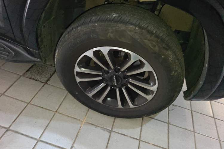Used Haval H9 2024 2.0T Gasoline 4x4 Territory Edition Right Front Wheel Hub
