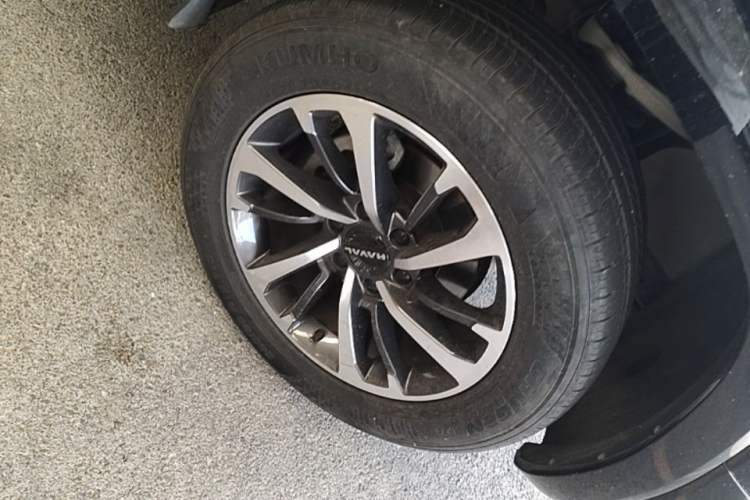 Used Haval H9 2024 2.0T Gasoline All-Wheel-Drive Extreme Edition Right Front Wheel Hub