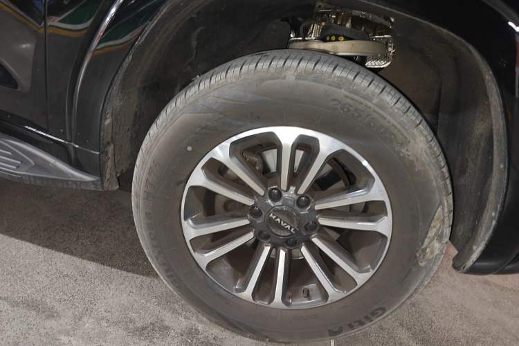 Used Haval H9 2024 2.4T Diesel 4x4 Territory Edition Right Front Wheel Hub