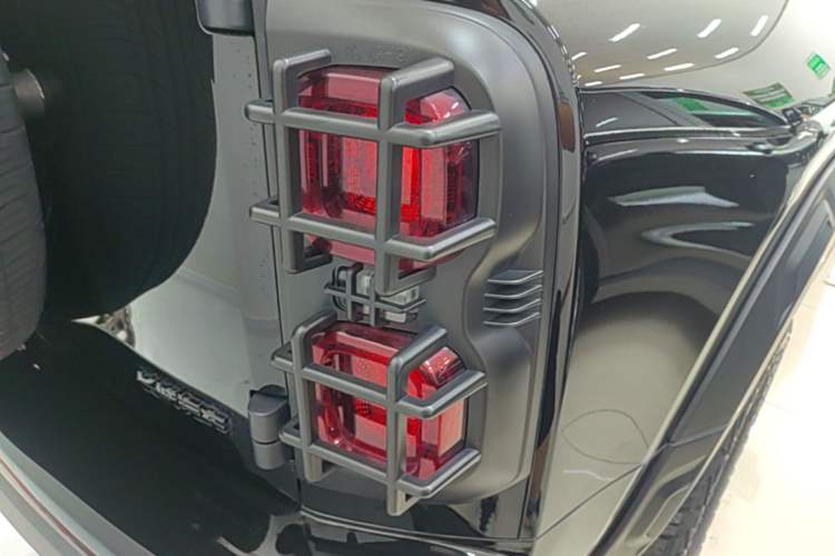 Used Haval H9 2024 2.0T Gasoline All-Wheel-Drive Extreme Edition Right Rear Taillight