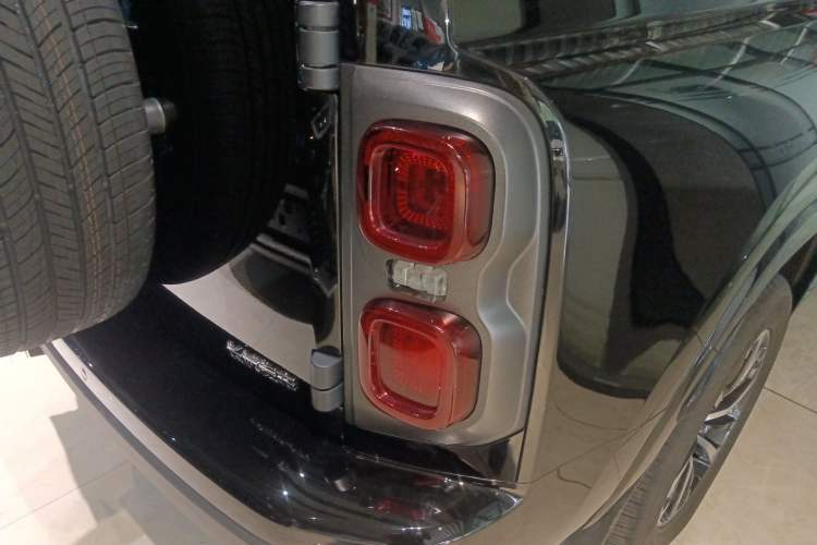 Used Haval H9 2024 2.0T Gasoline All-Wheel-Drive Extreme Edition Right Rear Taillight