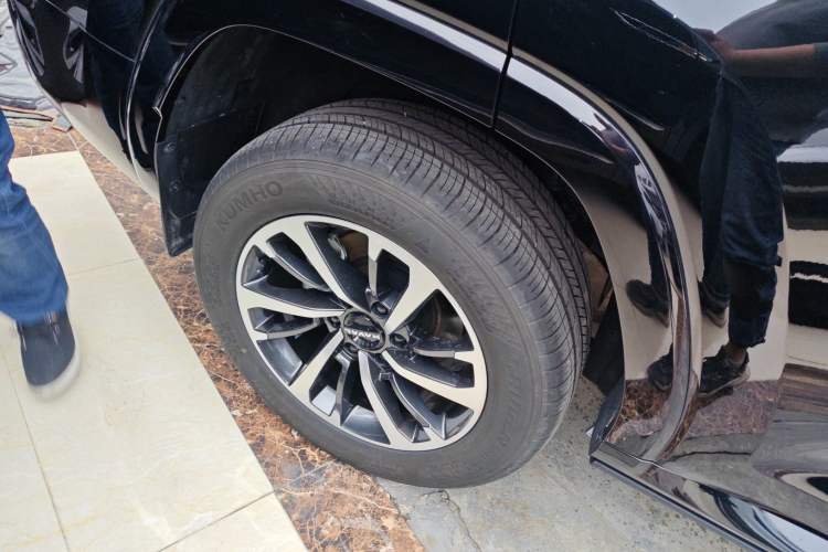 Used Haval H9 2024 2.0T Gasoline All-Wheel-Drive Extreme Edition Right Rear Wheel Hub