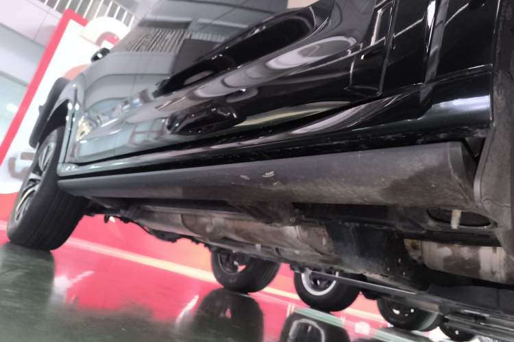 Used Haval H9 2024 2.0T Gasoline All-Wheel-Drive Extreme Edition Right Side Sill