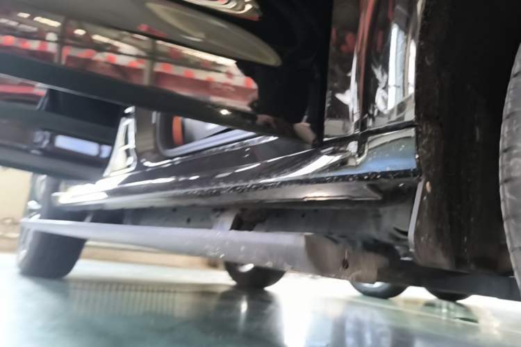 Used Haval H9 2024 2.0T Gasoline All-Wheel-Drive Extreme Edition Right Side Sill