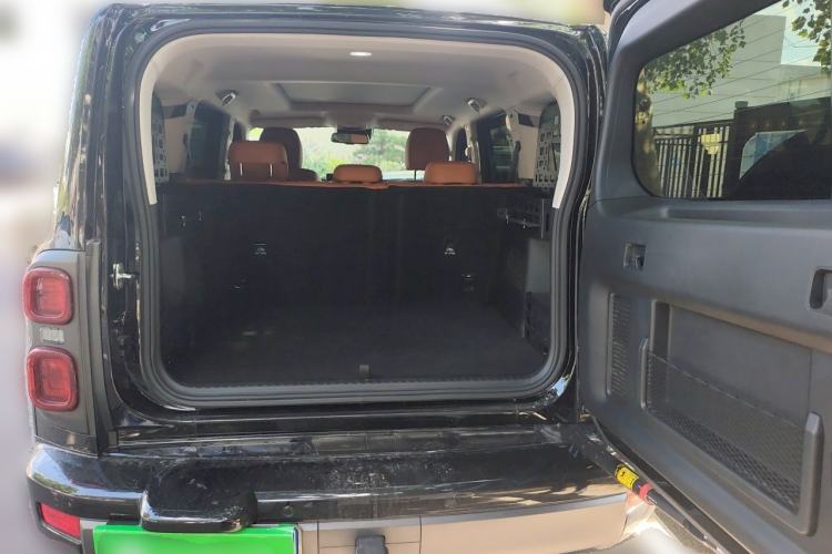 Used Haval H9 2024 2.0T Gasoline All-Wheel-Drive Extreme Edition Trunk