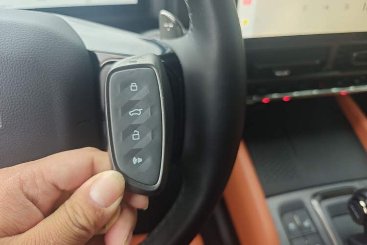 Used Haval H9 2024 2.0T Gasoline All-Wheel-Drive Extreme Edition Vehicle Key