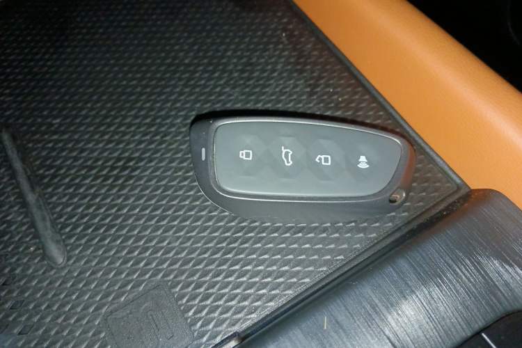 Used Haval H9 2024 2.0T Gasoline All-Wheel-Drive Extreme Edition Vehicle Key
