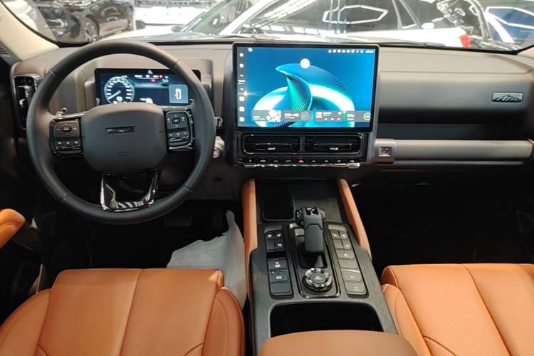 Used Haval H9 2024 2.0T Gasoline All-Wheel-Drive Extreme Edition Audio And AC Panel