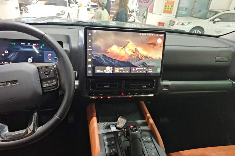 Used Haval H9 2024 2.0T Gasoline All-Wheel-Drive Extreme Edition Audio And AC Panel