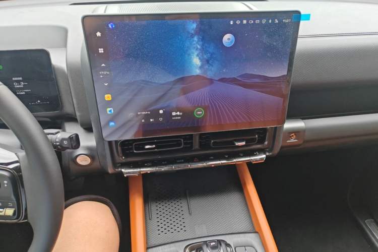Used Haval H9 2024 2.0T Gasoline All-Wheel-Drive Extreme Edition Audio And AC Panel
