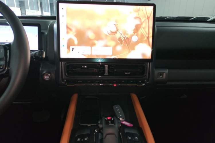 Used Haval H9 2024 2.0T Gasoline All-Wheel-Drive Extreme Edition Audio And AC Panel