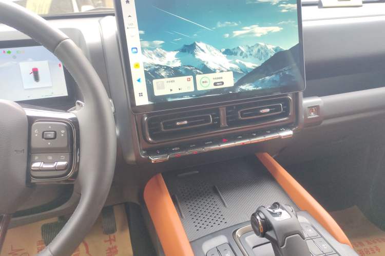 Used Haval H9 2024 2.0T Gasoline All-Wheel-Drive Extreme Edition Audio And AC Panel