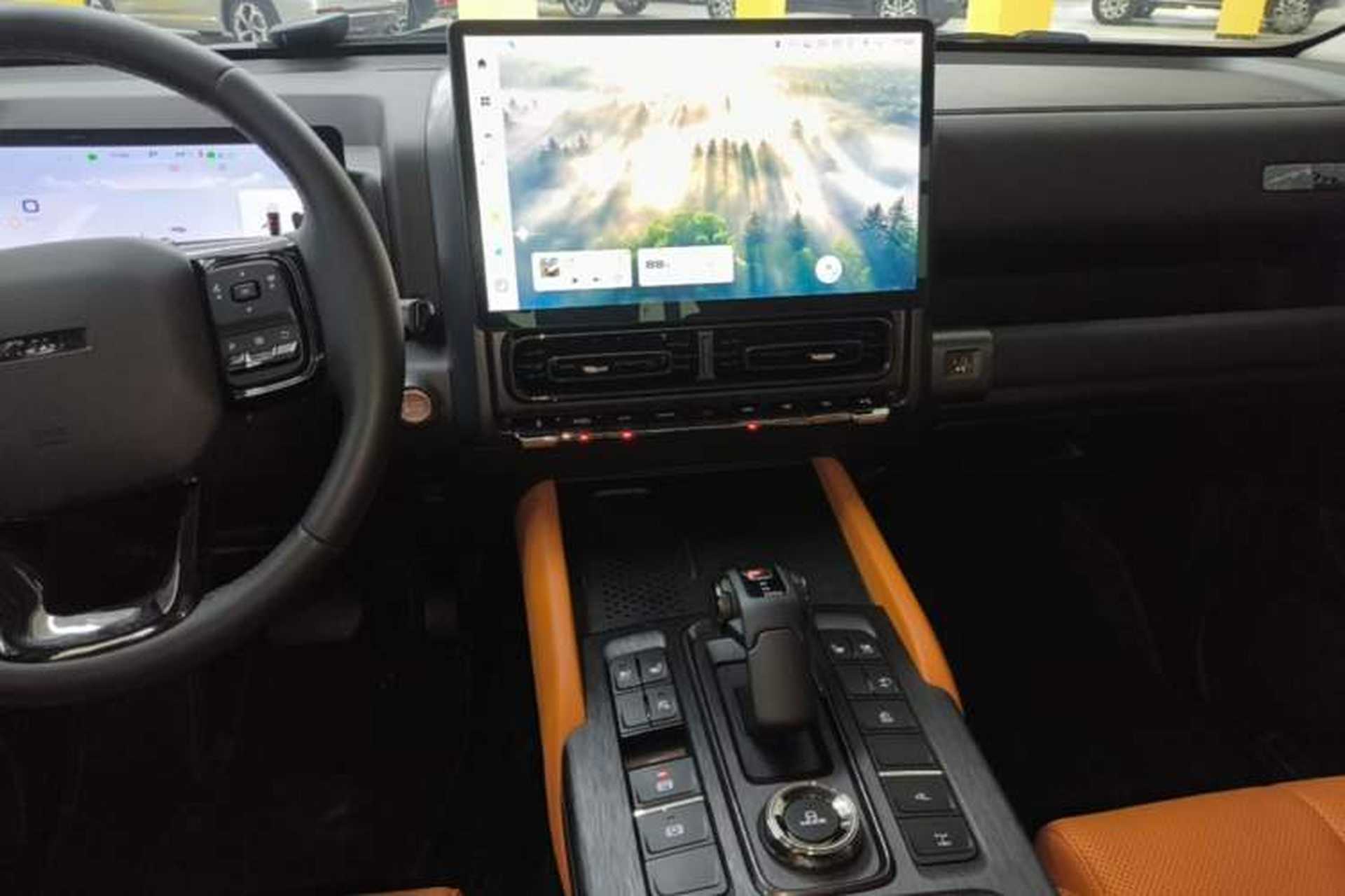 Used Haval H9 2024 2.0T Gasoline All-Wheel-Drive Extreme Edition Audio And AC Panel