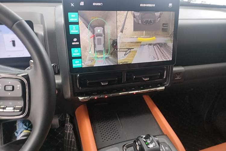 Used Haval H9 2024 2.0T Gasoline All-Wheel-Drive Extreme Edition Audio And AC Panel