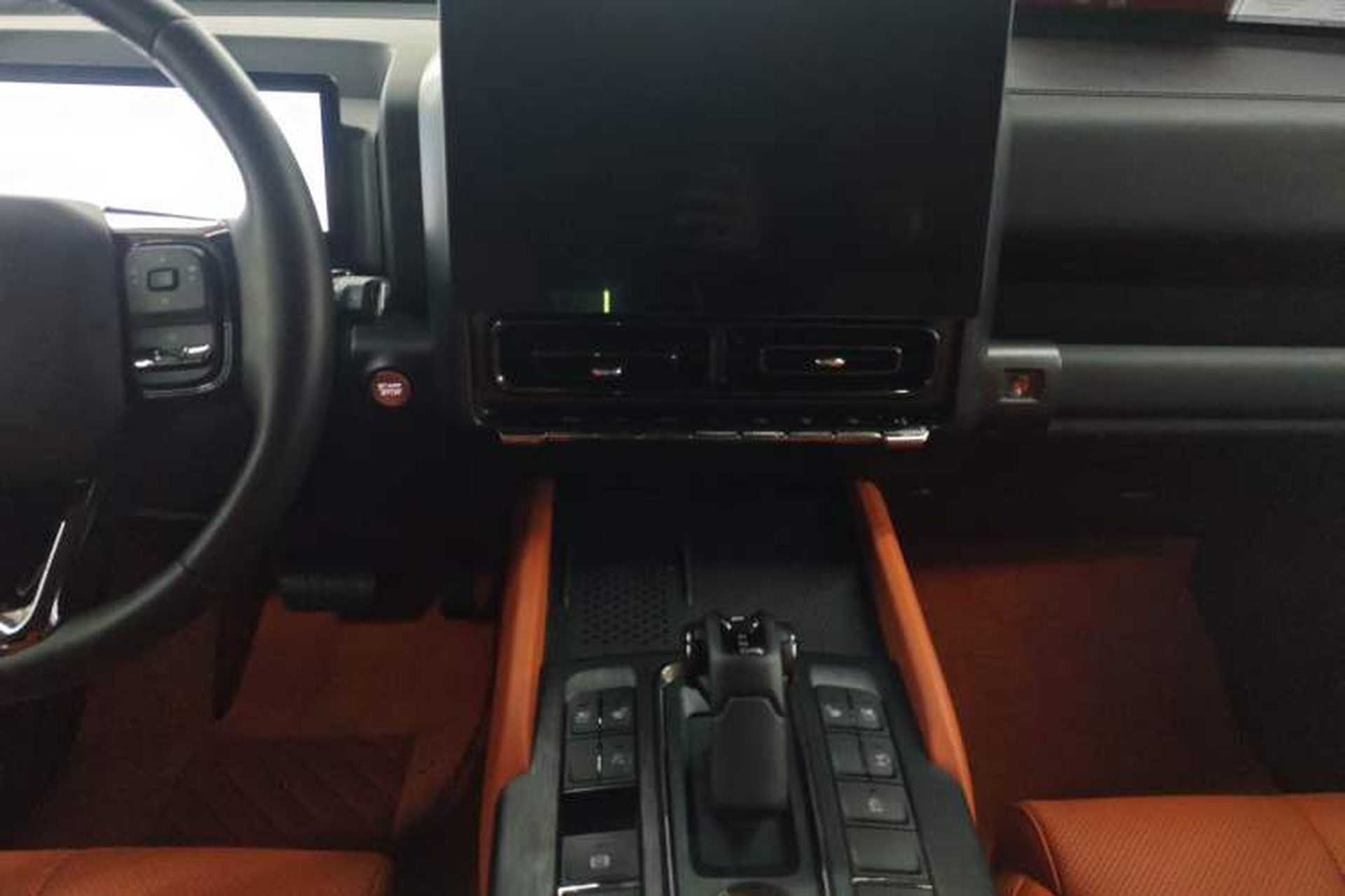 Used Haval H9 2024 2.0T Gasoline All-Wheel-Drive Extreme Edition Audio And AC Panel