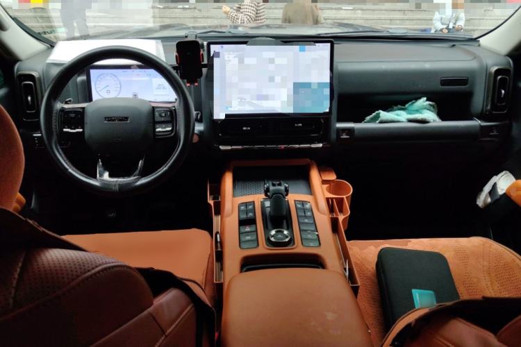 Used Haval H9 2024 2.4T Diesel 4x4 Extreme Edition Center Console
