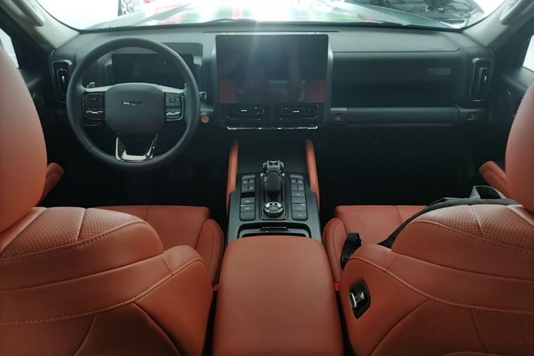 Used Haval H9 2024 2.0T Gasoline All-Wheel-Drive Extreme Edition Center Console