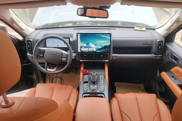 Used Haval H9 2024 2.0T Gasoline All-Wheel-Drive Extreme Edition Center Console