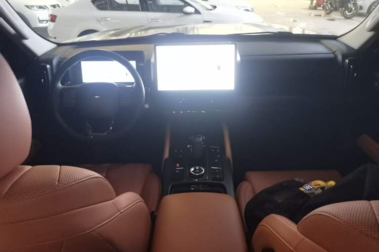 Used Haval H9 2024 2.0T Gasoline All-Wheel-Drive Extreme Edition Center Console