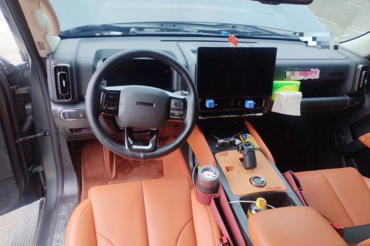 Used Haval H9 2024 2.0T Gasoline All-Wheel-Drive Extreme Edition Center Console