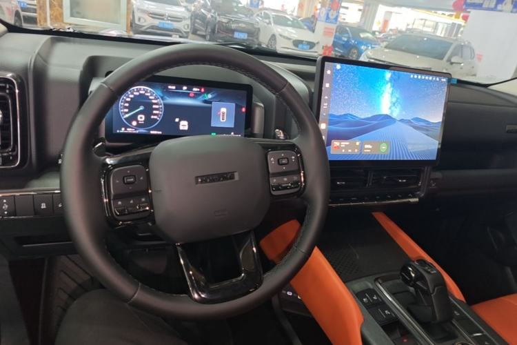 Used Haval H9 2024 2.0T Gasoline All-Wheel-Drive Extreme Edition Center Console