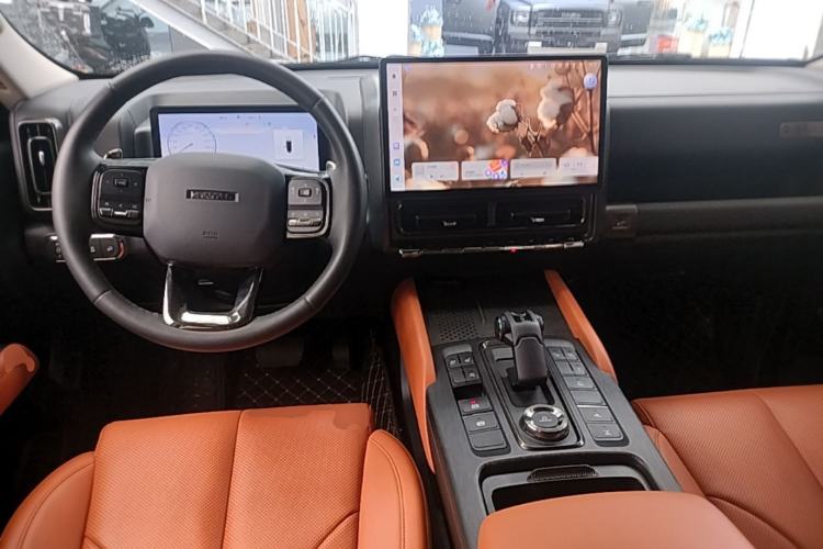 Used Haval H9 2024 2.0T Gasoline All-Wheel-Drive Extreme Edition Center Console