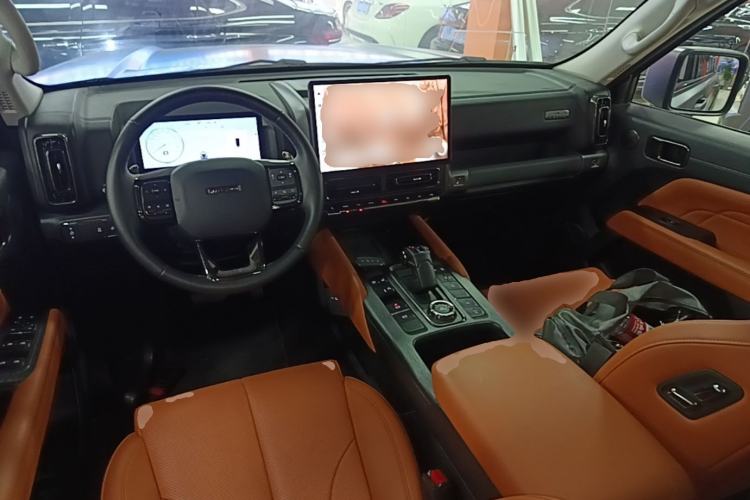 Used Haval H9 2024 2.0T Gasoline All-Wheel-Drive Extreme Edition Center Console