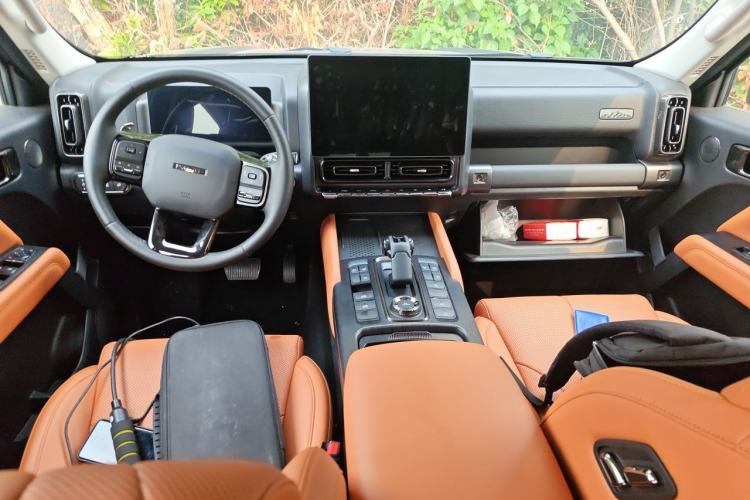 Used Haval H9 2024 2.0T Gasoline All-Wheel-Drive Extreme Edition Center Console