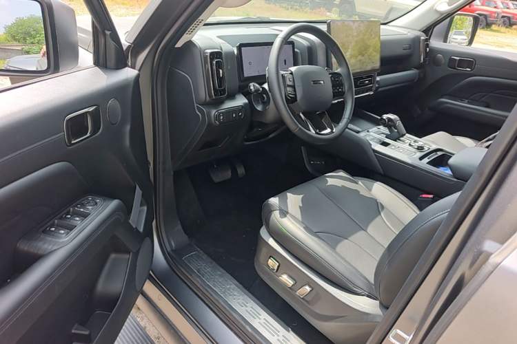 Used Haval H9 2024 2.0T Gasoline All-Wheel-Drive Extreme Edition Driver Seat