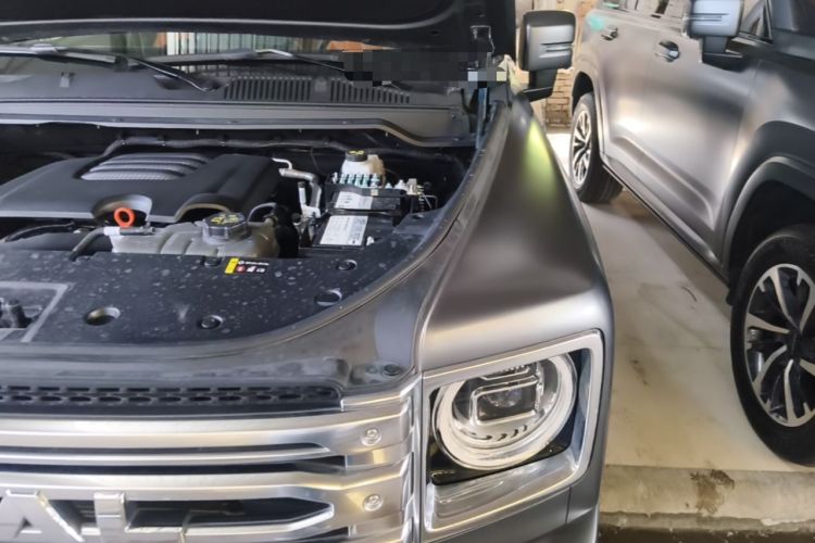 Used Haval H9 2024 2.0T Gasoline All-Wheel-Drive Extreme Edition Engine Bay Left