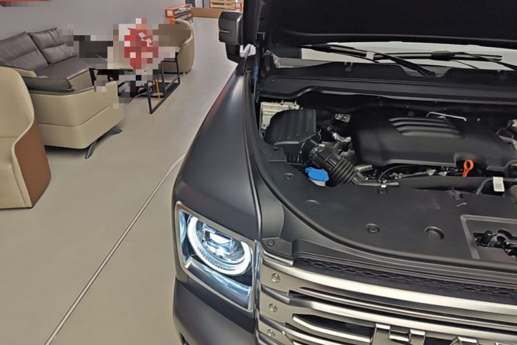 Used Haval H9 2024 2.0T Gasoline All-Wheel-Drive Extreme Edition Engine Bay Right