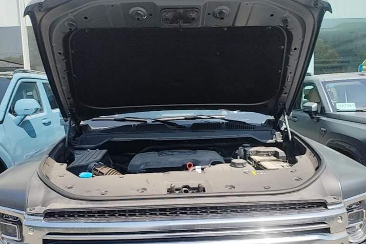 Used Haval H9 2024 2.0T Gasoline All-Wheel-Drive Extreme Edition Engine Bay