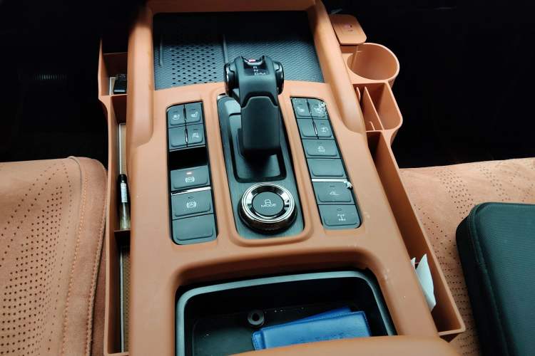 Used Haval H9 2024 2.4T Diesel 4x4 Extreme Edition Gear Lever