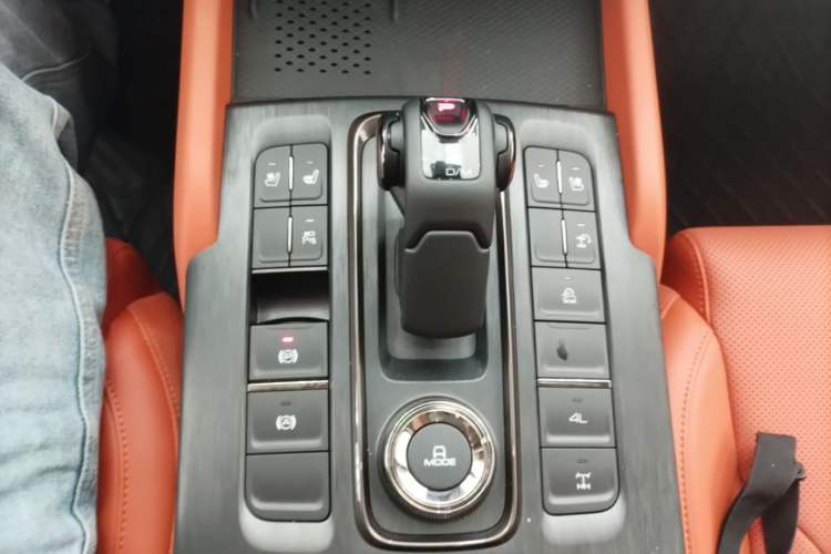 Used Haval H9 2024 2.0T Gasoline All-Wheel-Drive Extreme Edition Gear Lever