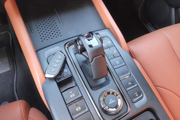 Used Haval H9 2024 2.0T Gasoline All-Wheel-Drive Extreme Edition Gear Lever