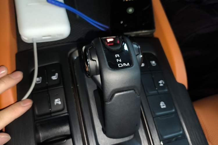 Used Haval H9 2024 2.0T Gasoline All-Wheel-Drive Extreme Edition Gear Lever