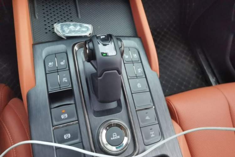 Used Haval H9 2024 2.0T Gasoline All-Wheel-Drive Extreme Edition Gear Lever
