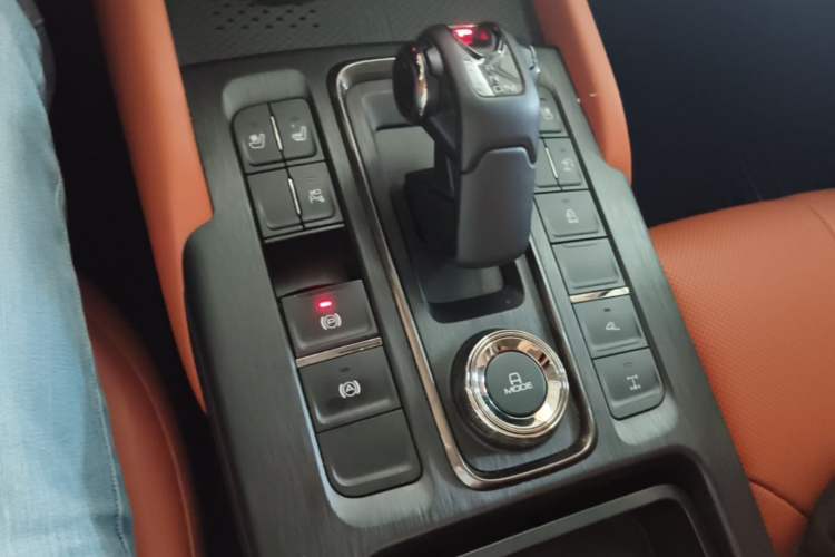 Used Haval H9 2024 2.0T Gasoline All-Wheel-Drive Extreme Edition Gear Lever