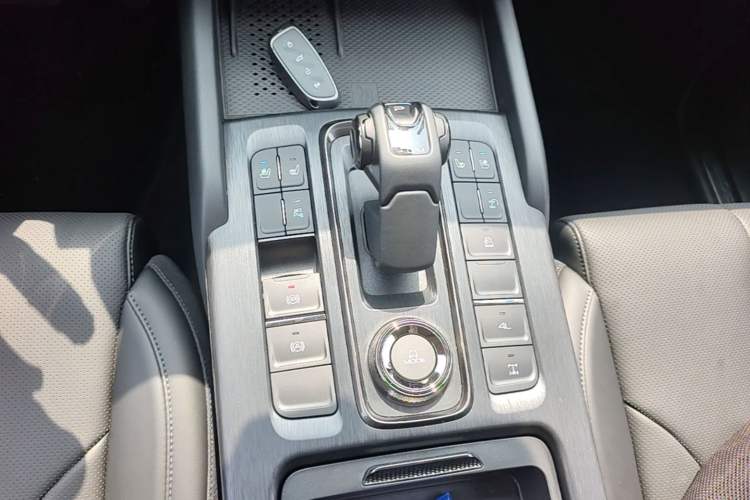Used Haval H9 2024 2.0T Gasoline All-Wheel-Drive Extreme Edition Gear Lever